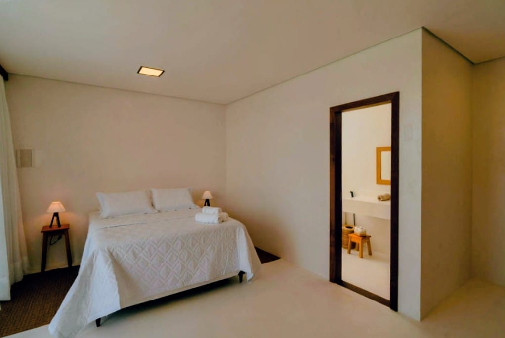 Quarto Essencial com cama de casal