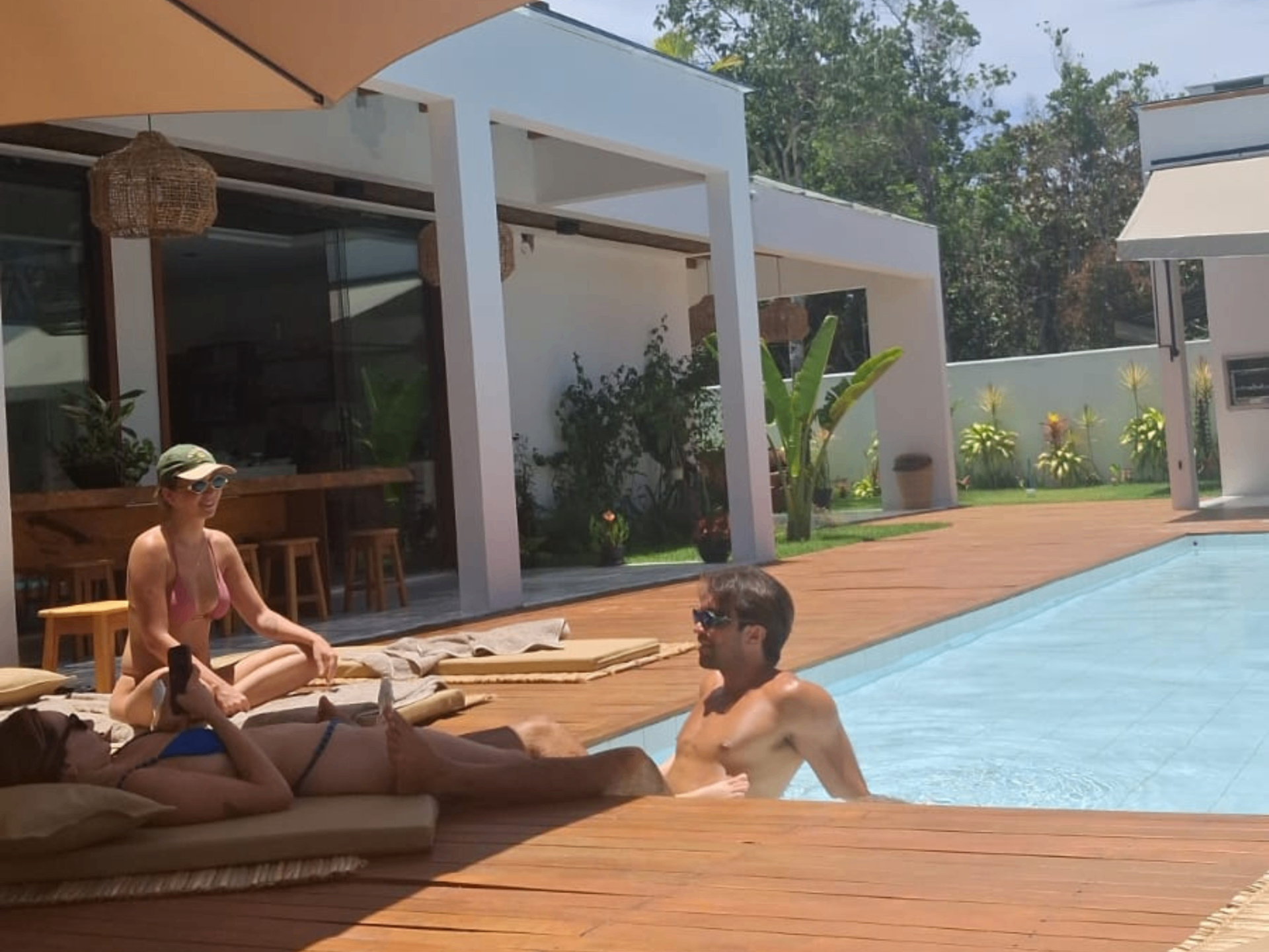 Piscina durante o dia